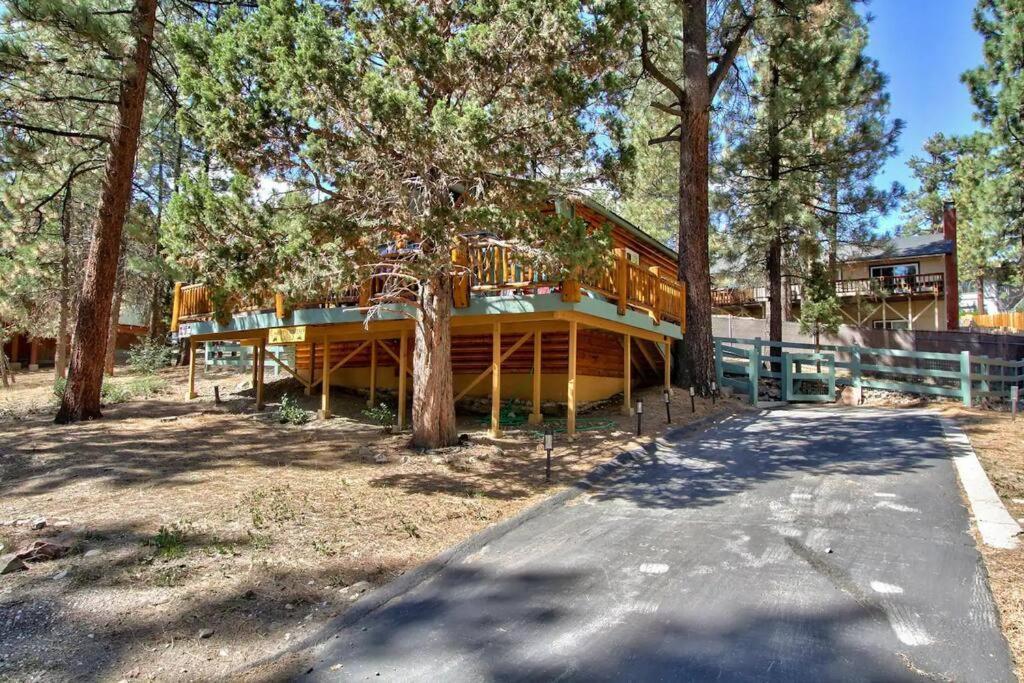 Вилла Chalet Monterey W/Hot Tub - Big Decks/Bbq Биг Бэар Лейк Экстерьер фото