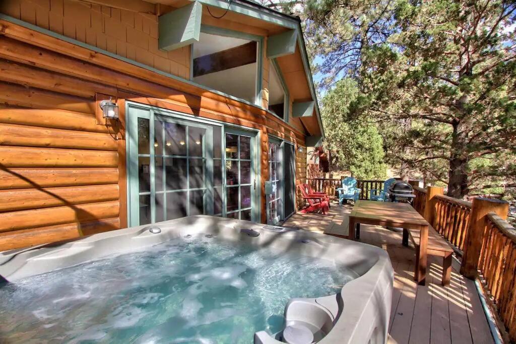 Вилла Chalet Monterey W/Hot Tub - Big Decks/Bbq Биг Бэар Лейк Экстерьер фото
