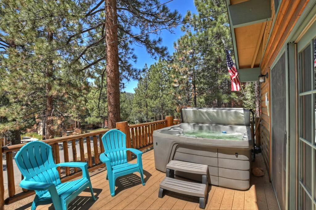 Вилла Chalet Monterey W/Hot Tub - Big Decks/Bbq Биг Бэар Лейк Экстерьер фото